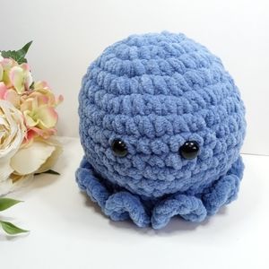 Amigurumi octopus toy. Crochet soft octopus for toddler. Sleeping soft toy
